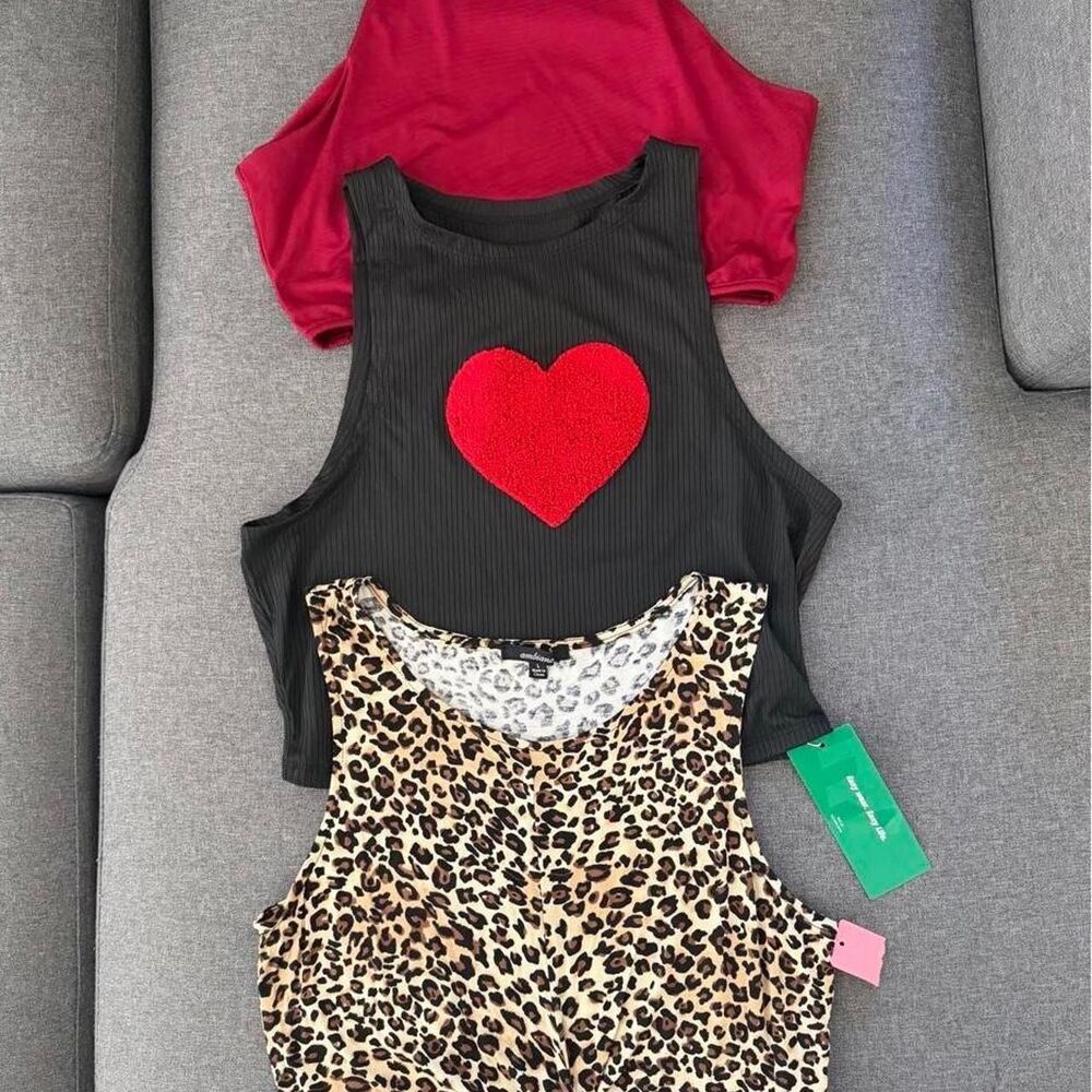 Women's Crop Top Bundle Size L - Picture 2 of 5